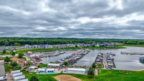 Tiny photo for 100 Great Loop Drive #40, Ottawa, IL 61350 (MLS # 12455318)