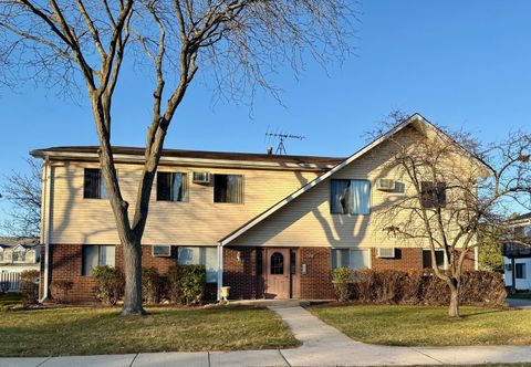 Photo of 376 Echo Lane #1, Aurora, IL 60504 (MLS # 12517112)