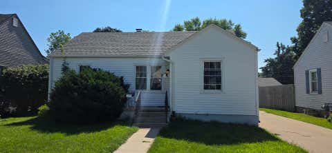 Photo of 819 Park Place, Clinton, IA 52732 (MLS # 12702845)