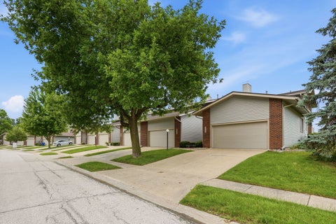 Tiny photo for 4570 Bunker Hill Drive, Bettendorf, IA 52722 (MLS # 12672469)