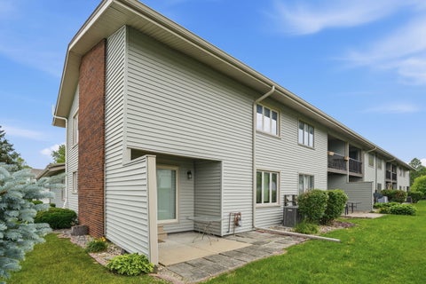 Tiny photo for 4570 Bunker Hill Drive, Bettendorf, IA 52722 (MLS # 12672469)