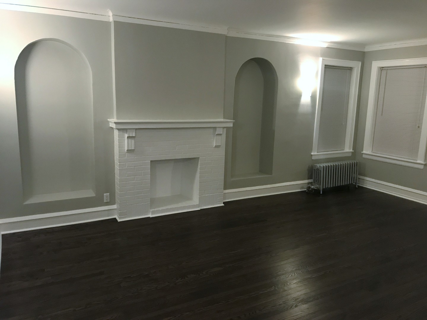 5526 N Artesian Avenue