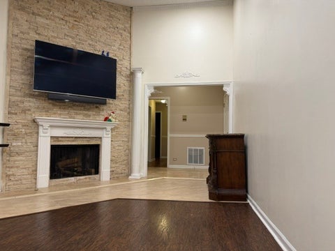 Tiny photo for 107 Autumn Court #107, Buffalo Grove, IL 60089 (MLS # 12730750)