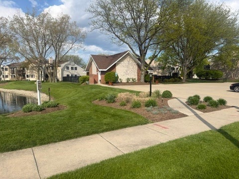 Tiny photo for 107 Autumn Court #107, Buffalo Grove, IL 60089 (MLS # 12730750)