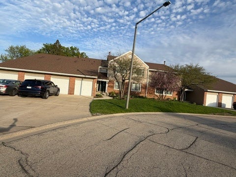 Photo of 107 Autumn Court #107, Buffalo Grove, IL 60089 (MLS # 12730750)