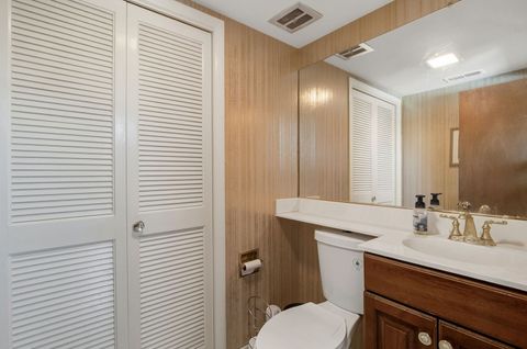 Tiny photo for 2522 N Brighton Place, Arlington Heights, IL 60004 (MLS # 12548373)