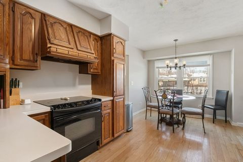 Tiny photo for 2522 N Brighton Place, Arlington Heights, IL 60004 (MLS # 12548373)