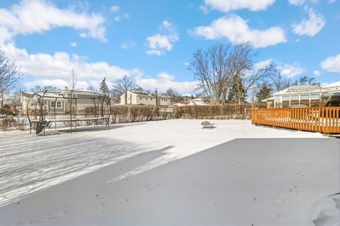 Tiny photo for 2522 N Brighton Place, Arlington Heights, IL 60004 (MLS # 12548373)