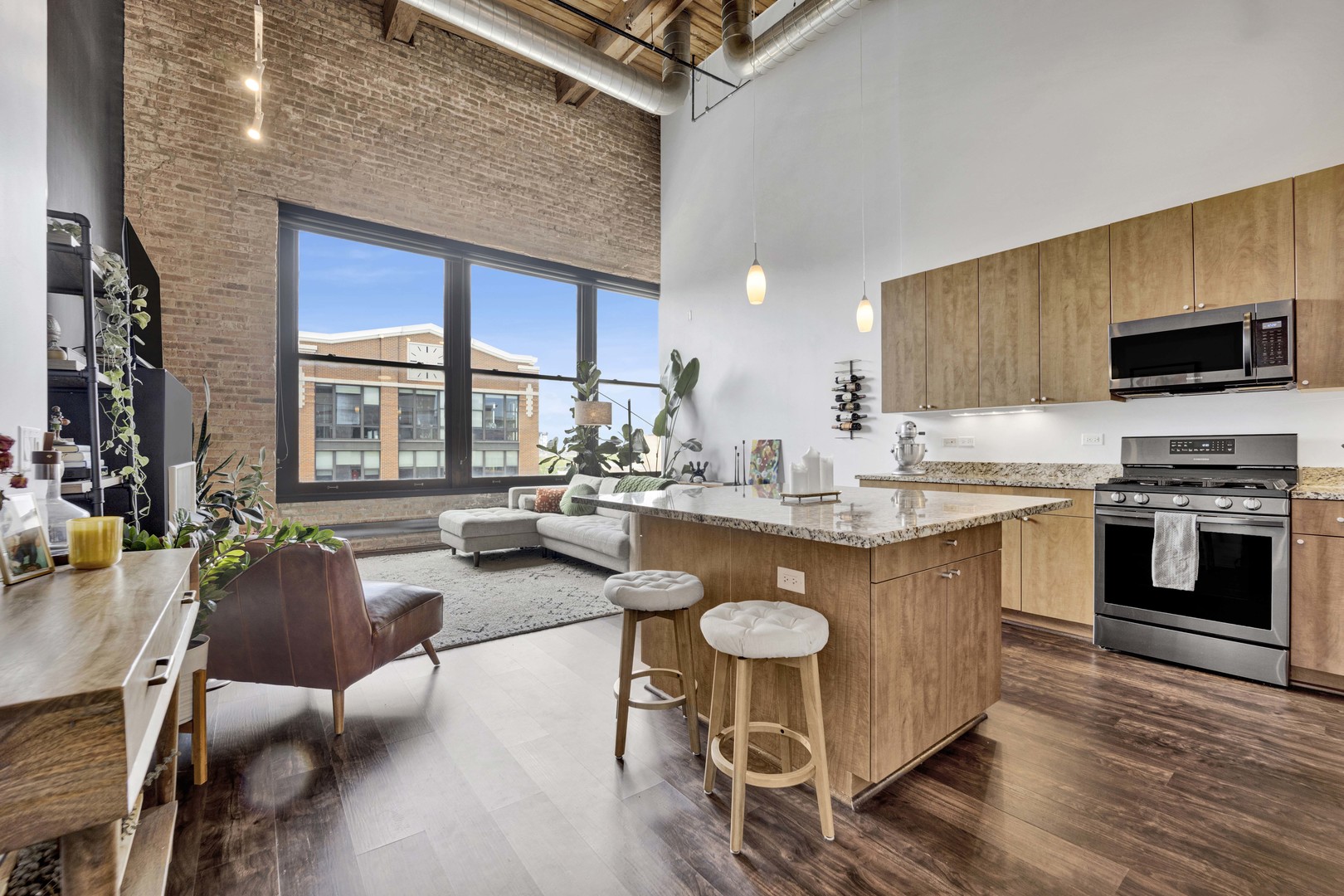 2303 S MICHIGAN Avenue 507