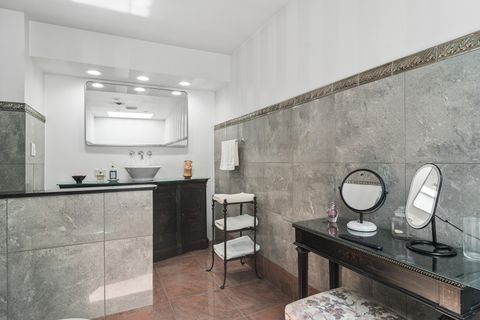 Tiny photo for 803 Waltz Court, Prospect Heights, IL 60070 (MLS # 12624577)