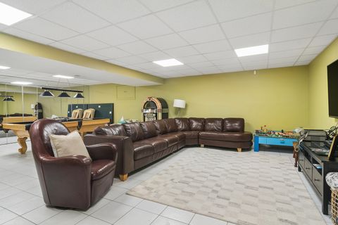 Tiny photo for 803 Waltz Court, Prospect Heights, IL 60070 (MLS # 12624577)