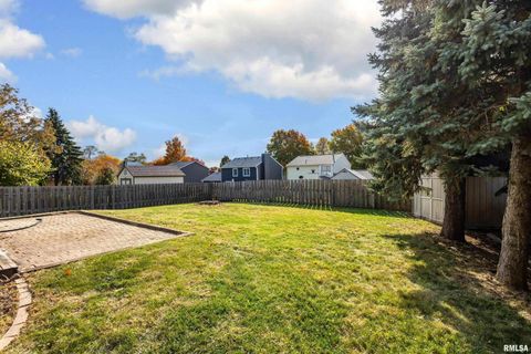 Tiny photo for 1033 W 58TH Street, Davenport, IA 52806 (MLS # QC4269357)