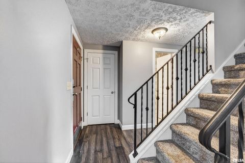 Tiny photo for 1033 W 58TH Street, Davenport, IA 52806 (MLS # QC4269357)