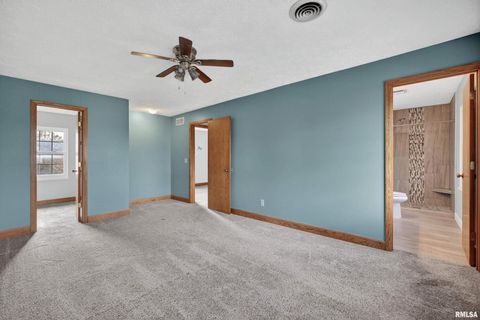 Tiny photo for 1033 W 58TH Street, Davenport, IA 52806 (MLS # QC4269357)