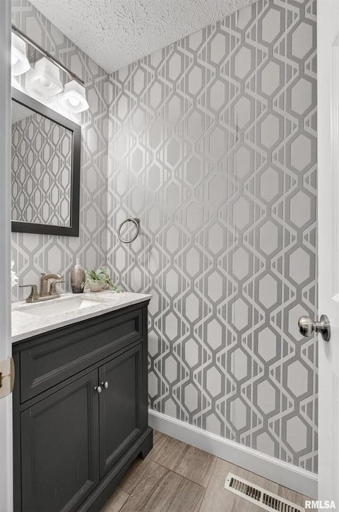 Tiny photo for 1033 W 58TH Street, Davenport, IA 52806 (MLS # QC4269357)