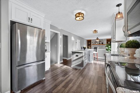 Tiny photo for 1033 W 58TH Street, Davenport, IA 52806 (MLS # QC4269357)