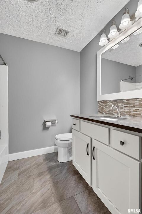 Tiny photo for 1033 W 58TH Street, Davenport, IA 52806 (MLS # QC4269357)