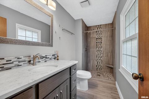 Tiny photo for 1033 W 58TH Street, Davenport, IA 52806 (MLS # QC4269357)