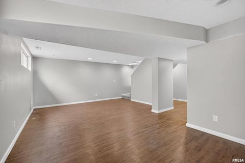 Tiny photo for 1033 W 58TH Street, Davenport, IA 52806 (MLS # QC4269357)