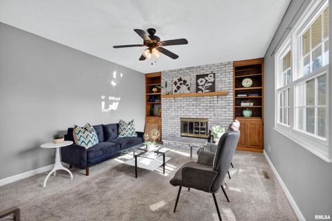 Tiny photo for 1033 W 58TH Street, Davenport, IA 52806 (MLS # QC4269357)