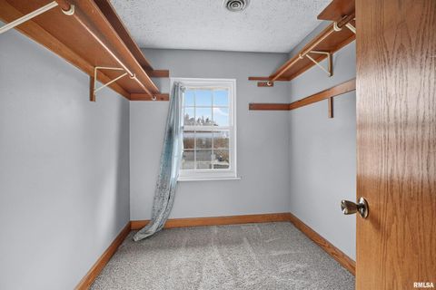 Tiny photo for 1033 W 58TH Street, Davenport, IA 52806 (MLS # QC4269357)