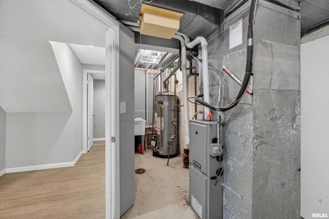 Tiny photo for 1033 W 58TH Street, Davenport, IA 52806 (MLS # QC4269357)