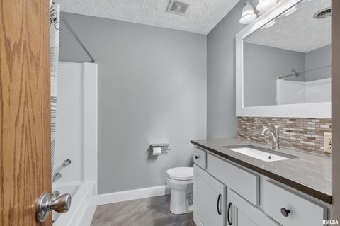 Tiny photo for 1033 W 58TH Street, Davenport, IA 52806 (MLS # QC4269357)