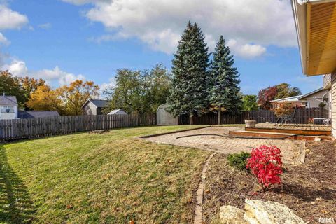 Tiny photo for 1033 W 58TH Street, Davenport, IA 52806 (MLS # QC4269357)