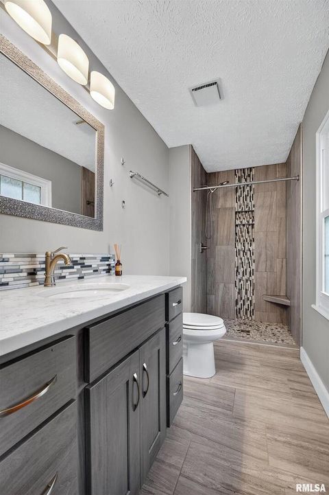 Tiny photo for 1033 W 58TH Street, Davenport, IA 52806 (MLS # QC4269357)