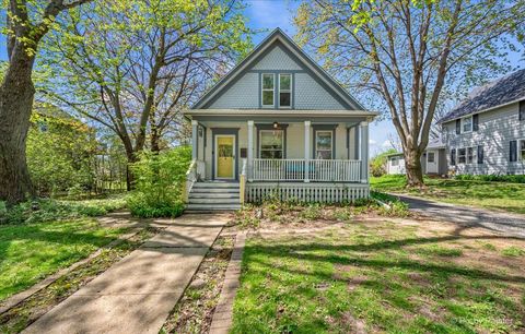 Photo of 434 S 3rd Street, West Dundee, IL 60118 (MLS # 12631177)