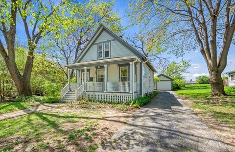 Tiny photo for 434 S 3rd Street, West Dundee, IL 60118 (MLS # 12631177)