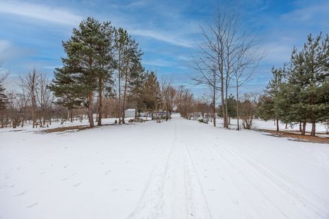Tiny photo for 25575 N Fairfield Road, Hawthorn Woods, IL 60047 (MLS # 12564746)