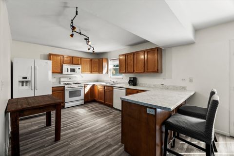 Tiny photo for 618 Grace Drive, Lake In The Hills, IL 60156 (MLS # 12482001)