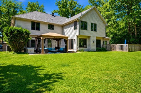 Tiny photo for 26792 W LAKEVIEW Drive S, Lake Barrington, IL 60084 (MLS # 12762794)