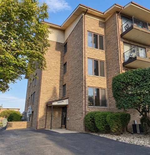 Tiny photo for 4009 W 93rd Place #4E, Oak Lawn, IL 60453 (MLS # 12760764)