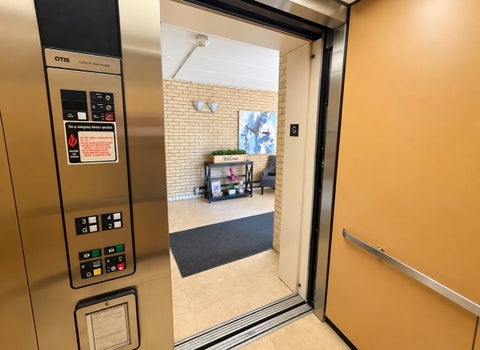 Tiny photo for 4009 W 93rd Place #4E, Oak Lawn, IL 60453 (MLS # 12760764)