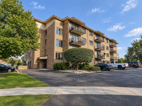Photo of 4009 W 93rd Place #4E, Oak Lawn, IL 60453 (MLS # 12760764)