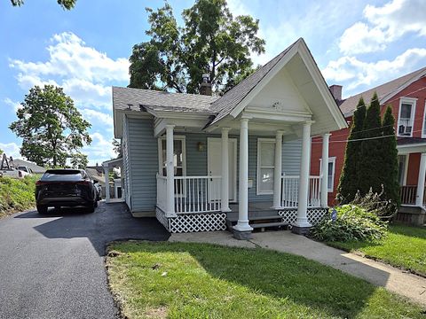 Photo of 270 Villa Street, Elgin, IL 60120 (MLS # 12447594)