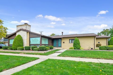 Photo of 5340 W 102nd Street, Oak Lawn, IL 60453 (MLS # 12502543)
