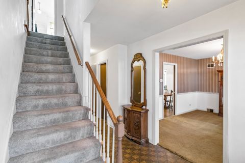 Tiny photo for 815 Knightsbridge Lane, Schaumburg, IL 60195 (MLS # 12619022)