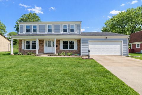 Photo of 815 Knightsbridge Lane, Schaumburg, IL 60195 (MLS # 12619022)