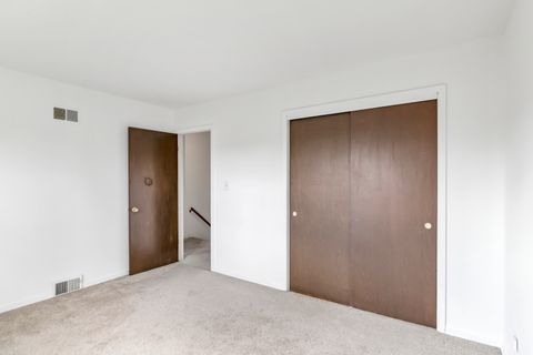 Tiny photo for 815 Knightsbridge Lane, Schaumburg, IL 60195 (MLS # 12619022)