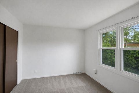 Tiny photo for 815 Knightsbridge Lane, Schaumburg, IL 60195 (MLS # 12619022)