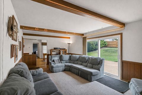 Tiny photo for 815 Knightsbridge Lane, Schaumburg, IL 60195 (MLS # 12619022)