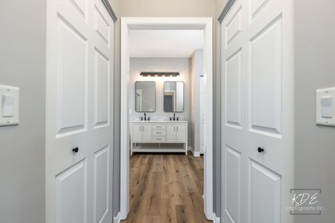 Tiny photo for 21316 Brush Lake Drive, Crest Hill, IL 60403 (MLS # 12542479)