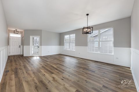 Tiny photo for 21316 Brush Lake Drive, Crest Hill, IL 60403 (MLS # 12542479)