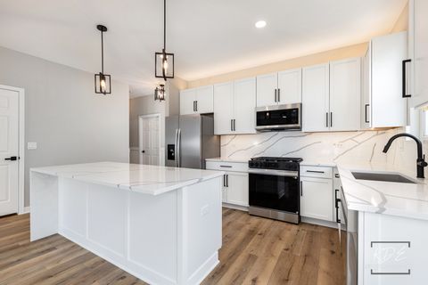 Tiny photo for 21316 Brush Lake Drive, Crest Hill, IL 60403 (MLS # 12542479)