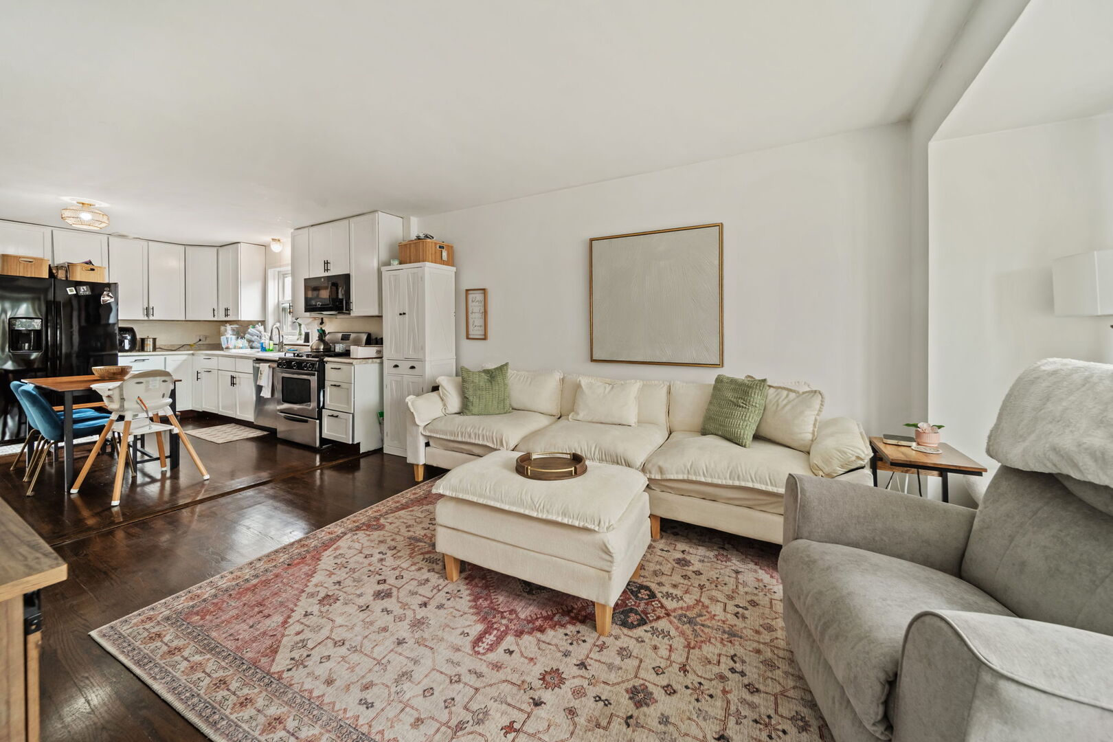 5805 S Kilbourn Avenue