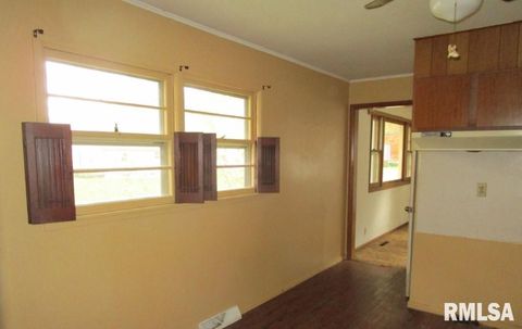 Tiny photo for 600 N 12TH Street, Clinton, IA 52732 (MLS # QC4269252)