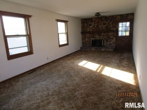 Tiny photo for 600 N 12TH Street, Clinton, IA 52732 (MLS # QC4269252)